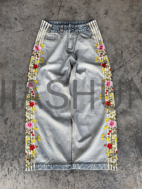 Vintage Light Wash Baggy Jeans with Side Flower Embroidered Hem
