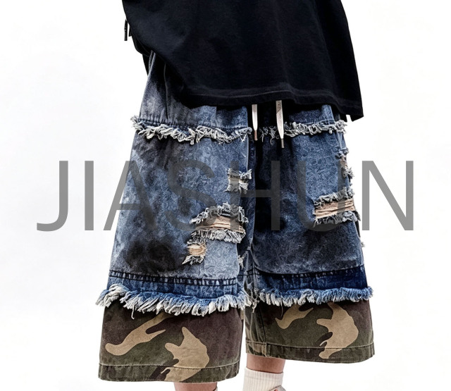 Men Camo Patchwork Ripped Denim Cropped Shorts